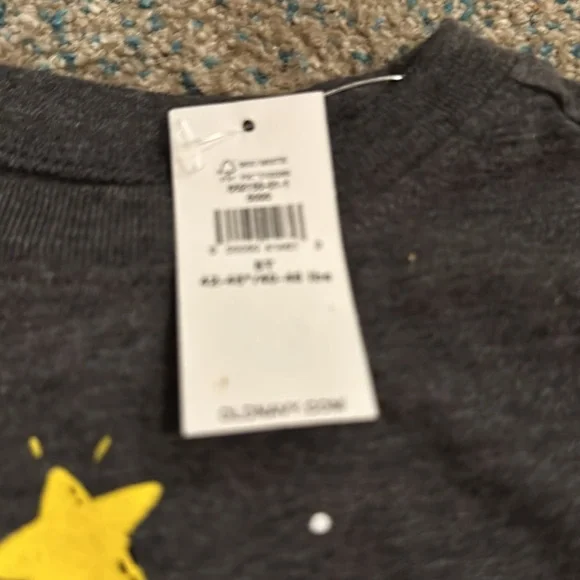 GAP, NWT OLD NAVY, & CARTER'S Three holiday tops and sweatshirts Uni Boys 5T 5 6 - Picture 5 of 5